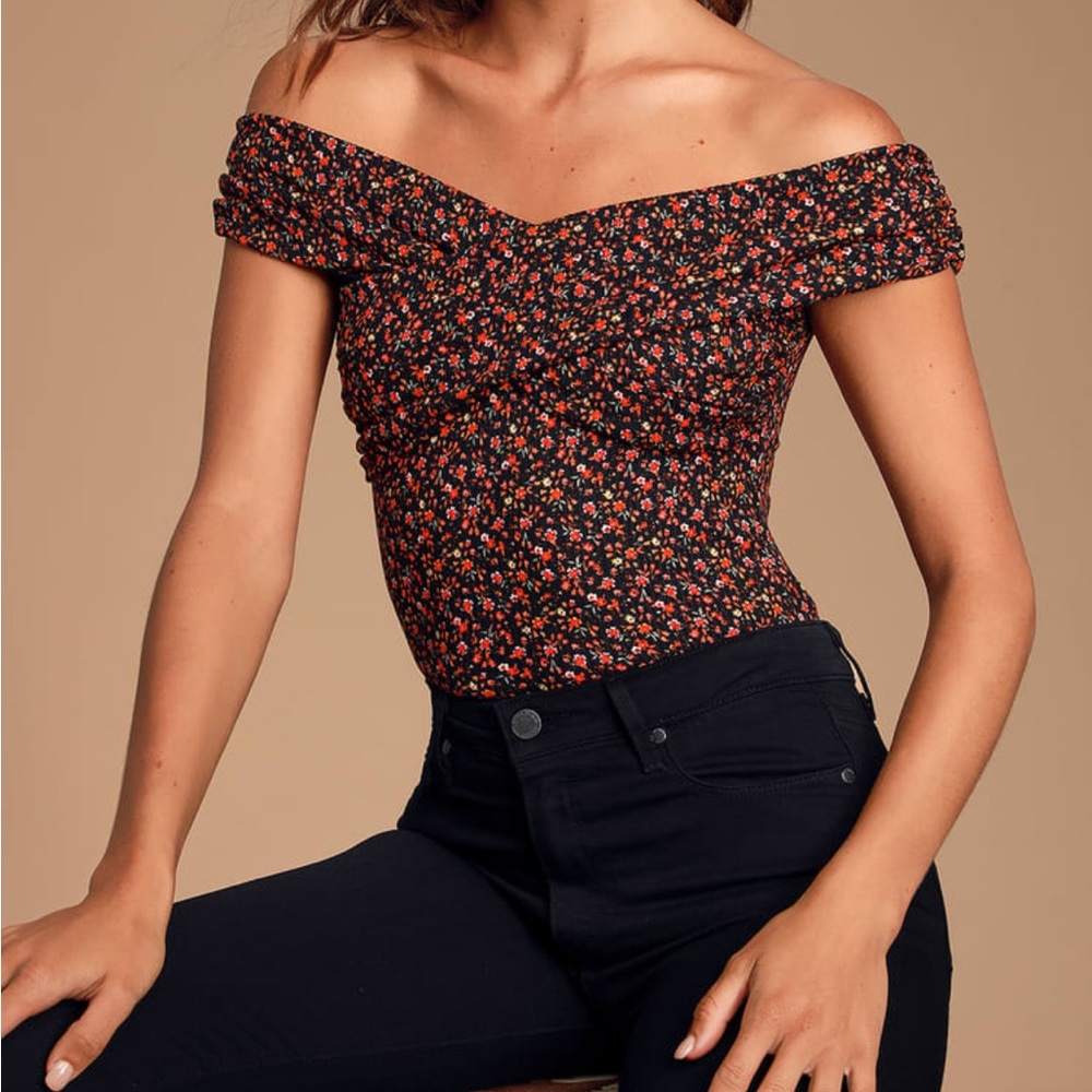 Beautiful off the shoulder top from lulus.